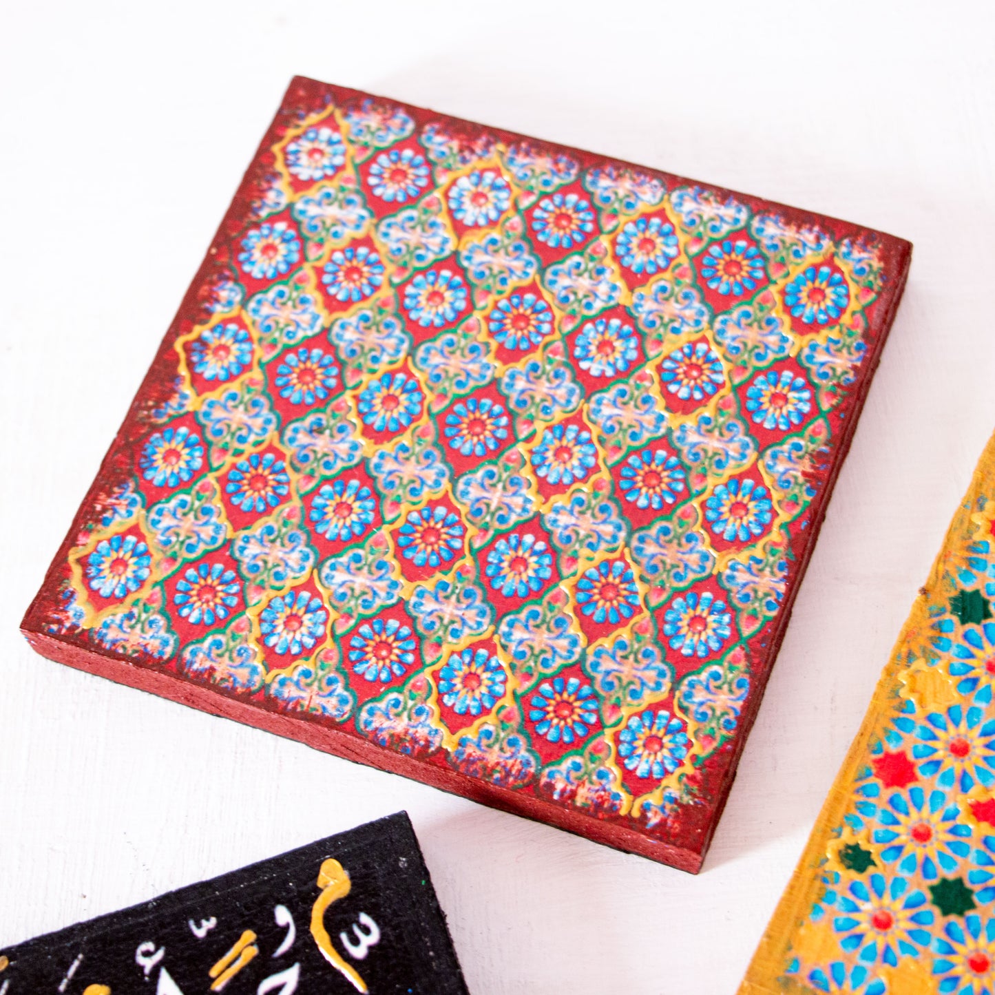 Arabesque coasters wooden tray