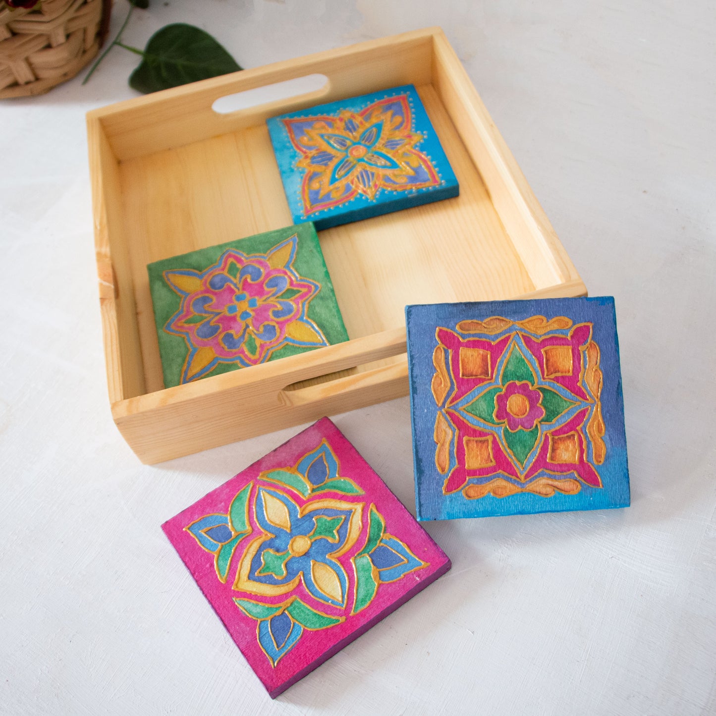 Arabic Blossom coasters wooden tray