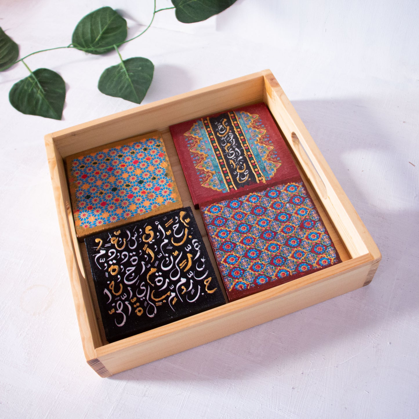 Arabesque coasters wooden tray